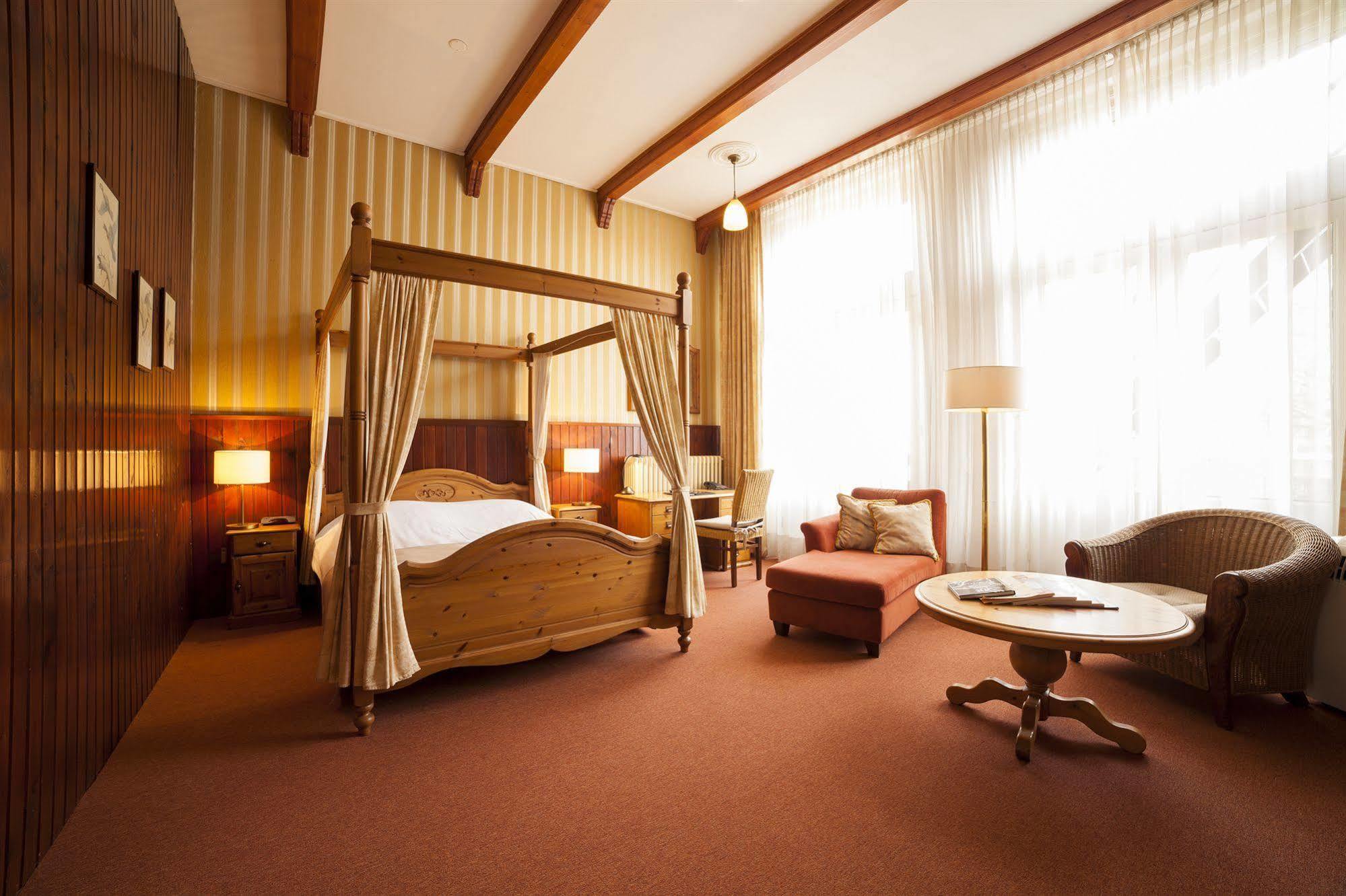 Hotel Дордрехт Экстерьер фото